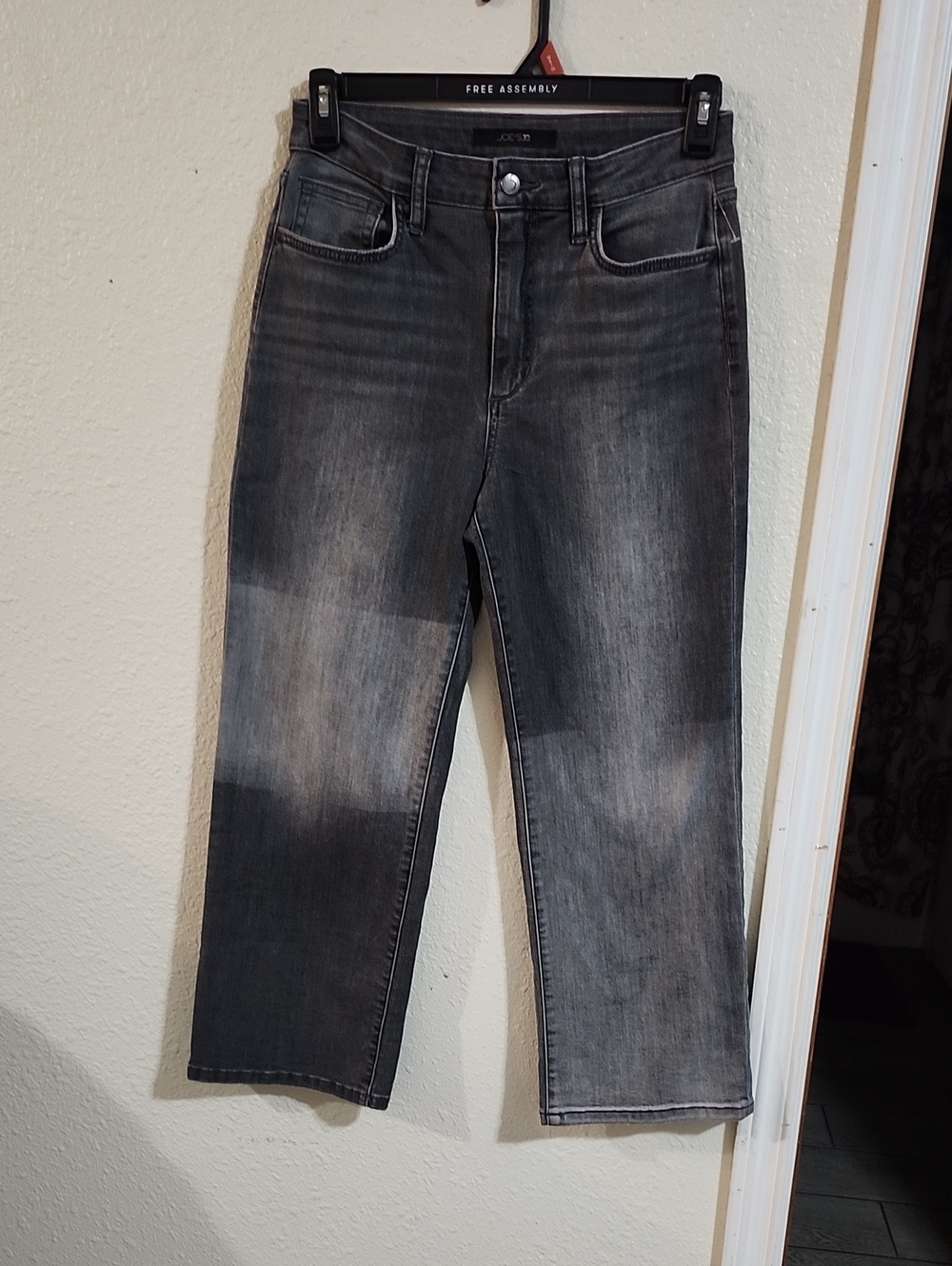 Wome's Gray Washed Jeans - Classic Straight Fit